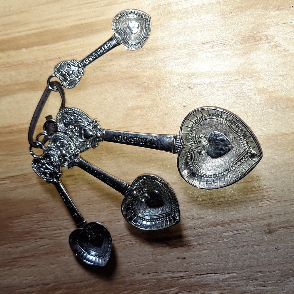 GANZ Measuring Spoons  Cupcake Silver Tone Hearts Set of 4 Vintage
